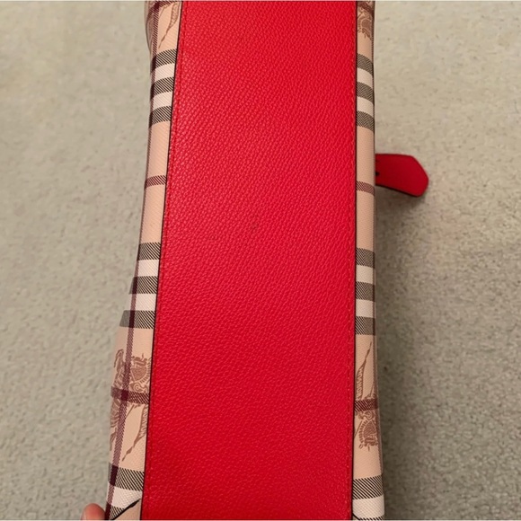 Burberry tote - Picture 2 of 12